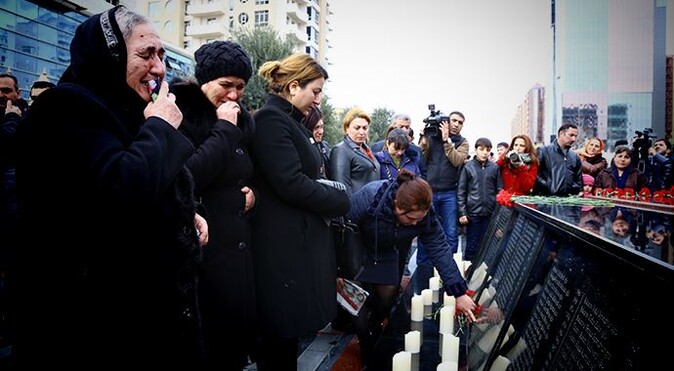  Hocalı Soykırımı&#039;nda hayatını kaybedenler gözyaşlarıyla anıldı