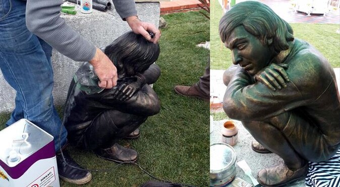 İzmir&#039;de parçalanan Berkin Elvan heykeli onarılıp yerine konuldu