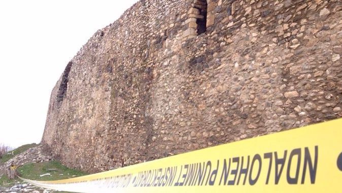 Kosova&#039;daki Osmanlı kalesi çöktü