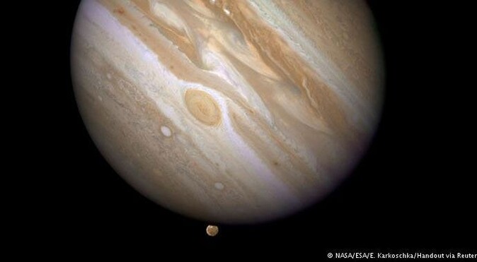 Jüpiter&#039;in uydusundan okyanus çıktı