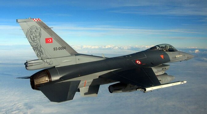 Türk jetlerinden Rus uçağına önleme