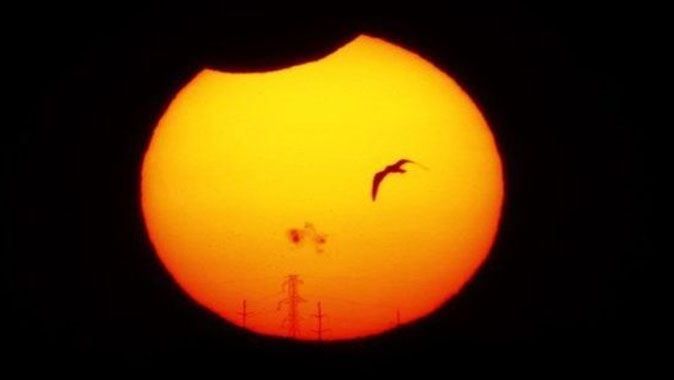 Milyonlarca kişi Güneş tutulmasını izledi