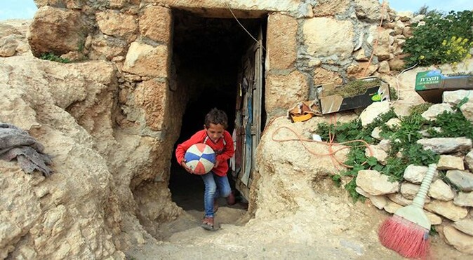 İsrail işgaline karşı koymak için &#039;mağarada&#039; yaşıyorlar