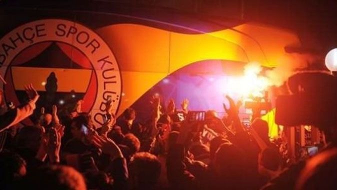 Fenerbahçe&#039;ye tesislerde coşkulu karşılama