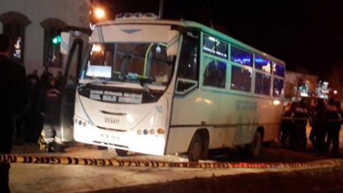 Halk otobüsü üniversiteli kızlara çarptı: 1 ölü, 1 yaralı