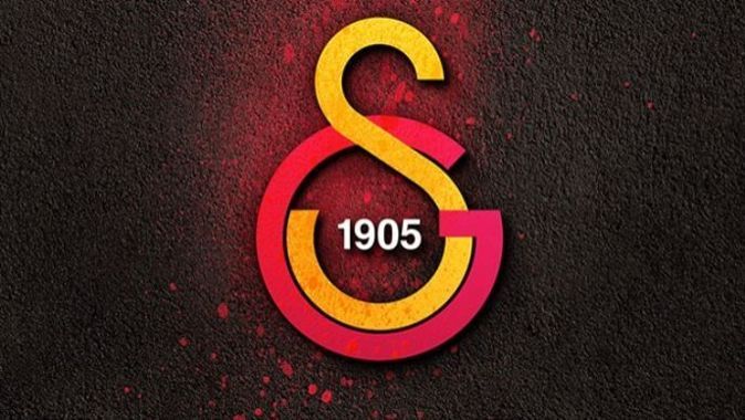 Galatasaray&#039;dan futbolculara senet