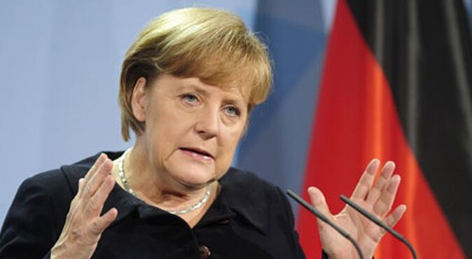 Merkel&#039;den uçak kazası yorumu: Beni derinden etkiledi