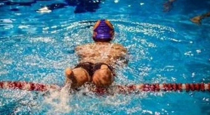İBB&#039;li sporcular havuzda engel tanımadı!
