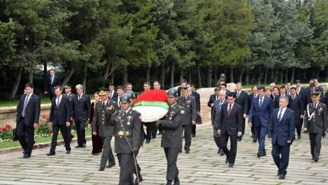 Türkmenistan Devlet Başkanı Berdimuhamedov, Anıtkabir&#039;i ziyaret etti