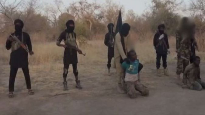 Terör örgütü Boko Haram iki kişiyi infaz etti!