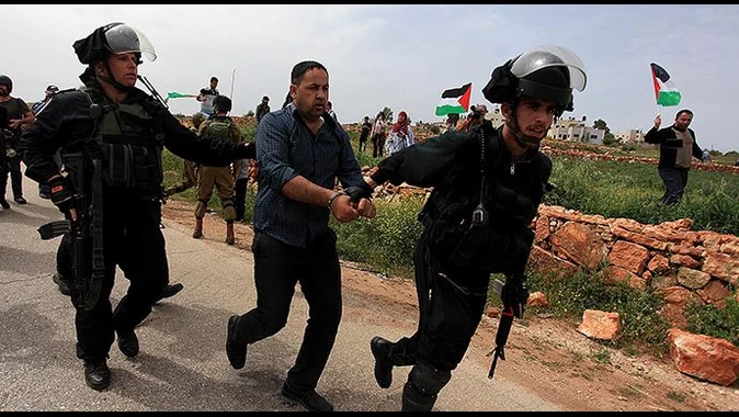 İşgalci İsrail güçleri, 16 Filistinliyi gözaltına aldı!