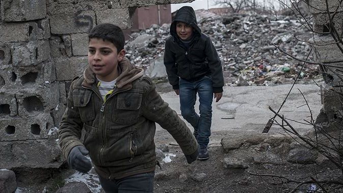Lübnan&#039;da çalışmaya mahkum Suriyeli çocuklar