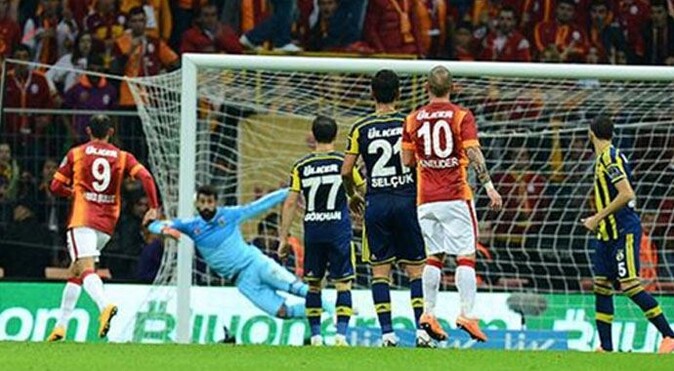 Sneijder&#039;den Volkan Demirel&#039;e gönderme