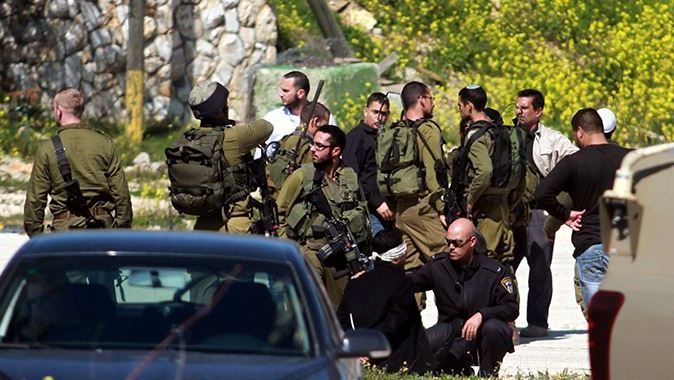 İsrail, 3 Filistin polisini gözaltına aldı