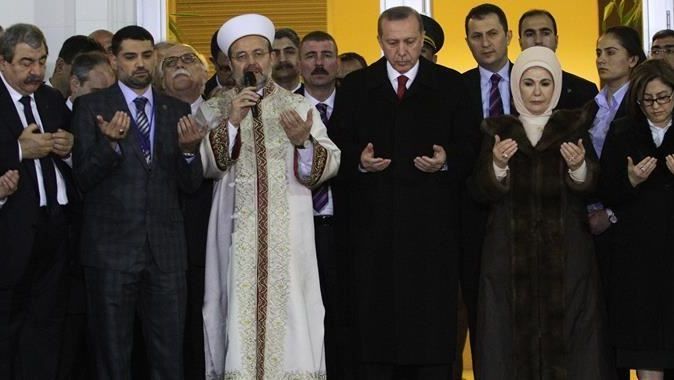 Erdoğan Gaziantep&#039;te ilahiyat fakültesi açtı
