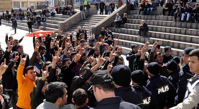 Yozgat&#039;ta Kadınlar Günü etkinliğinde arbede çıktı