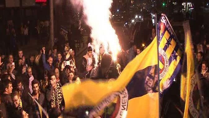 Fenerbahçe kazandı, taraftar Bağdat Caddesi&#039;nde kutladı