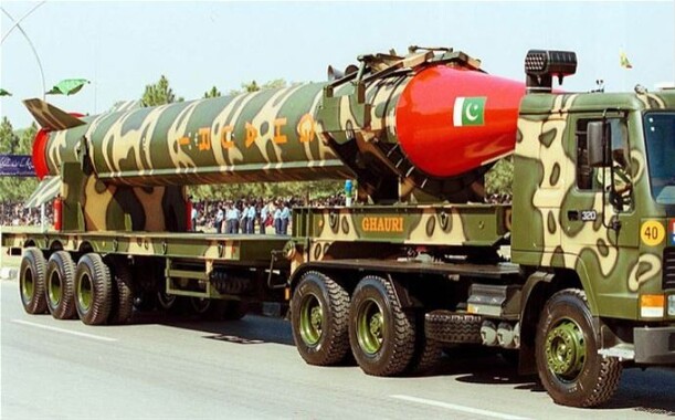 Pakistan nükleer başlık taşıma özelliğine sahip füzelerini denedi