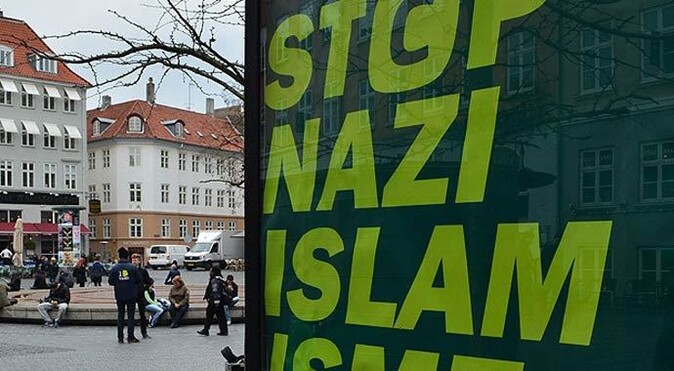 Danimarka&#039;da İslam karşıtı afiş tepki topladı