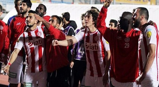 Antalyaspor&#039;dan altın değerinde 3 puan