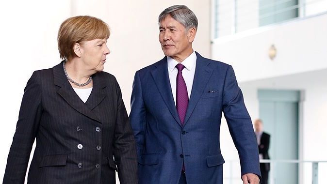 Merkel, Yatsenyuk ve Atambayev ile görüştü