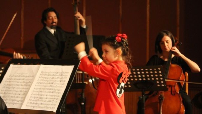 Türkiye&#039;nin en küçük orkestra şefi