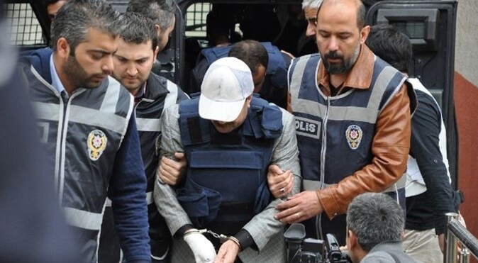AK Parti bürosunu basan saldırganlar tutuklandı