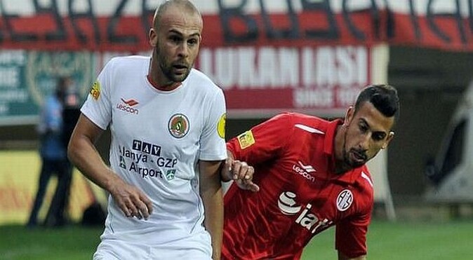 Antalya derbisinde gol sesi çıkmadı