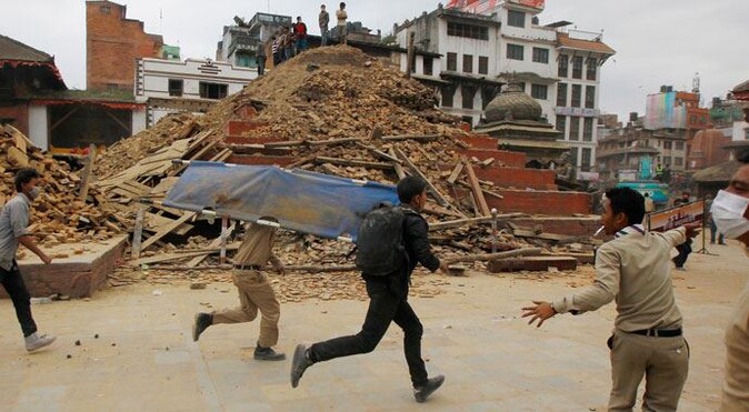 Nepal&#039;de ölü sayısı artmaya devam ediyor