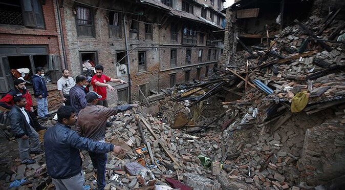 Nepal&#039;de ölü sayısı 4 bine yaklaştı