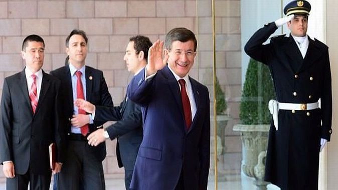 Ahmet Davutoğlu&#039;ndan bakanlar ve eşlerine yemek