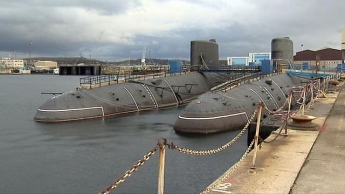 İngiltere&#039;de nükleer füze taşıyan denizaltılar siyasi kriz başlattı