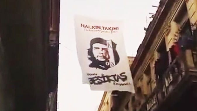 Küba&#039;da Che ile Beşiktaş bayrağı