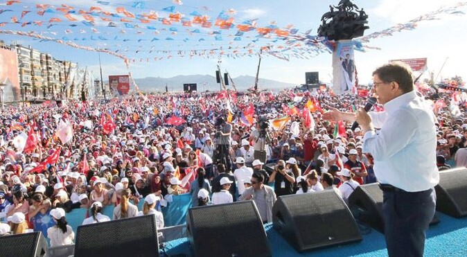 Davutoğlu: Eski Türkiye&#039;yi isteyen altılı çeteye yeteriz