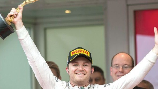 Rosberg seriye bağladı