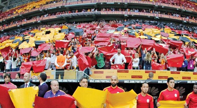 Galatasaraylı futbolcular derbi zaferi sonrası sevinçli fakay temkinliydi
