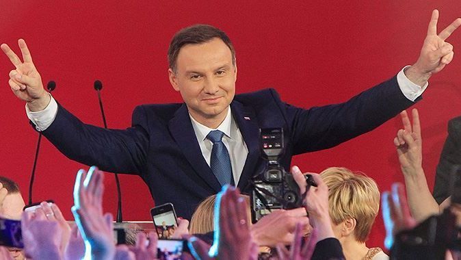 Polonya&#039;da cumhurbaşkanlığı seçimlerini Duda kazandı