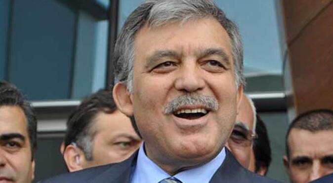 Abdullah Gül&#039;den AK Parti&#039;ye sürpriz