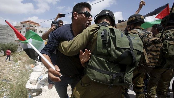 İşgalci İsrail güçleri, 23 Filistinliyi gözaltına aldı
