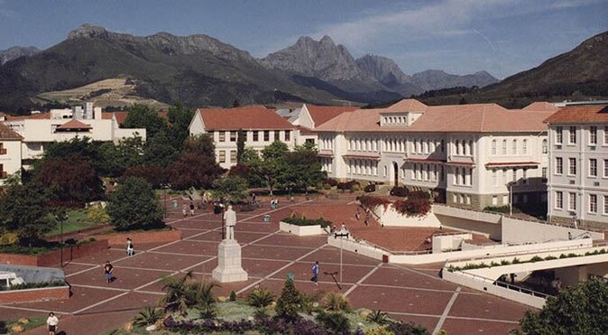 Güney Afrika&#039;da bir üniversitedeki ırkçı sembol kaldırıldı