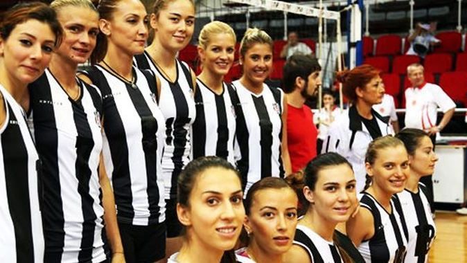 Beşiktaşlı voleybolcular 4 bayanı darp etti
