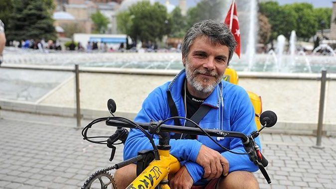 İtalyan bisikletçi, Filistin halkı için pedal çeviriyor