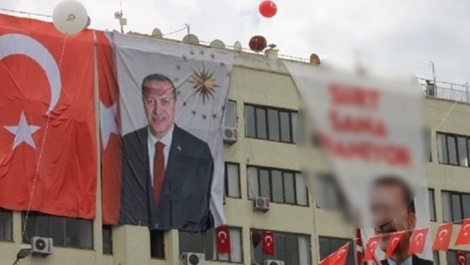 Siirt&#039;te dikkat çeken Erdoğan afişi