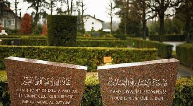 Lozan&#039;da Müslüman mezarlığına çirkin saldırı
