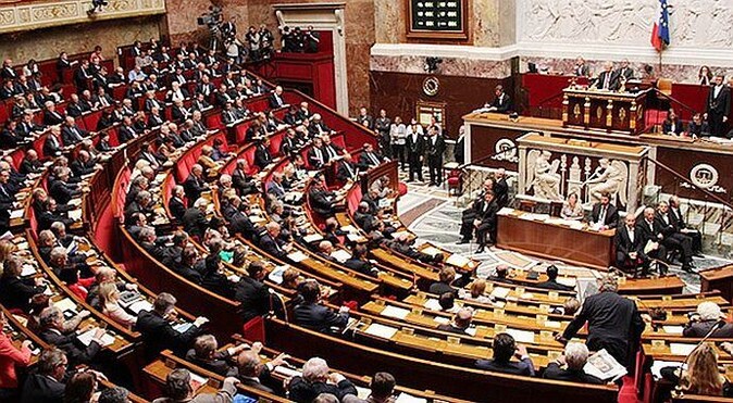 Fransa&#039;da yeni istihbarat yasası onaylandı