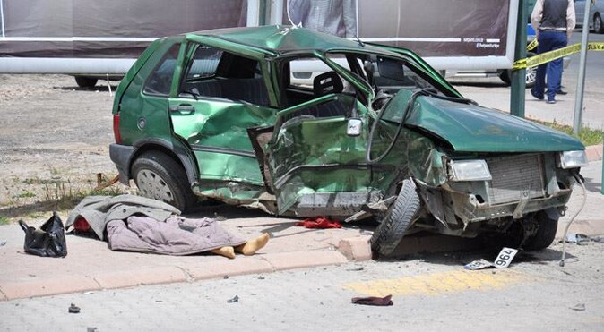 Nevşehir&#039;de feci kaza, 2 ölü 3 de yaralı var...
