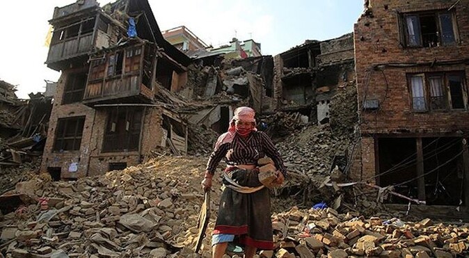 Nepal&#039;de korkunç rakam! 650 bin kişi evsiz kaldı