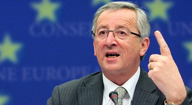 Juncker, Macaristan ve Yunanistan&#039;ı topa tuttu