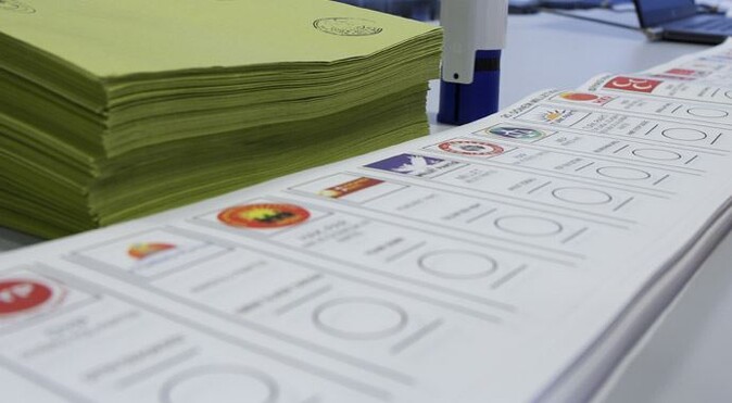 AK Parti&#039;yi geçersiz oylar vurdu