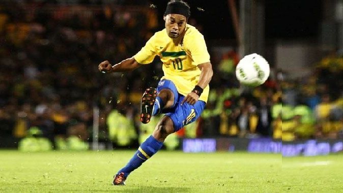 Futbolun yaşayan efsanesi, Ronaldinho bırakıyor!